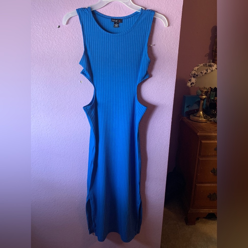 Blue LOVE Ribbed Fitted Cut Out Dress (Long to above ankle)